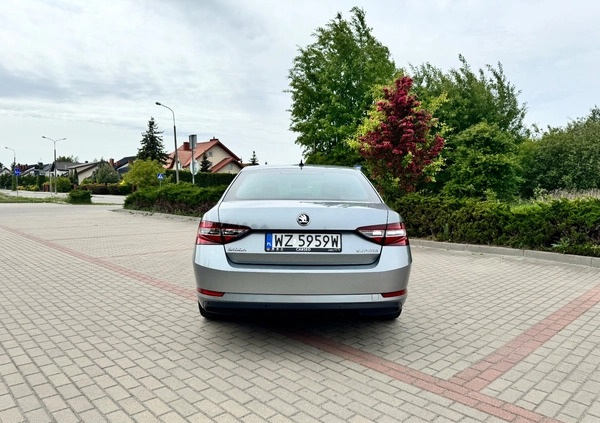 Skoda Superb cena 78000 przebieg: 274000, rok produkcji 2016 z Łuków małe 29